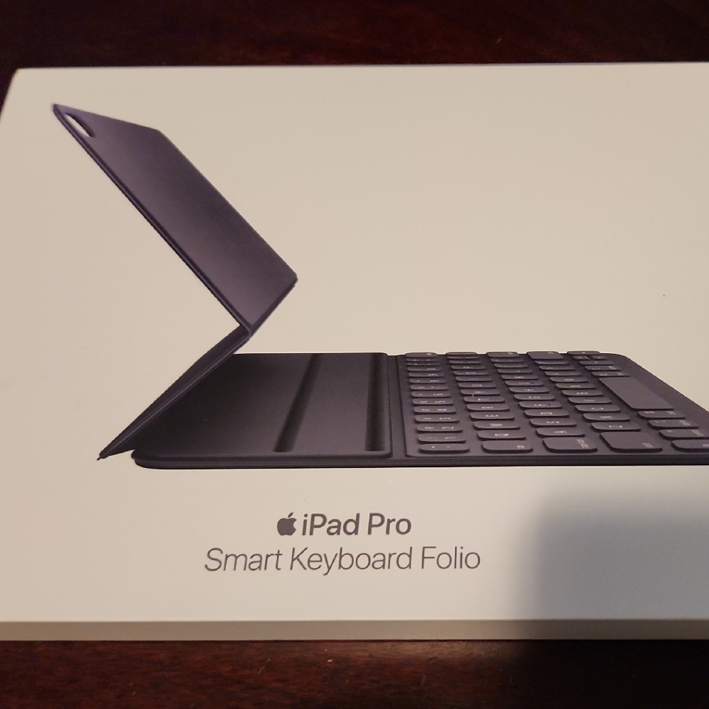Apple Black Keyboard for 11" Ipad Pro Laptop